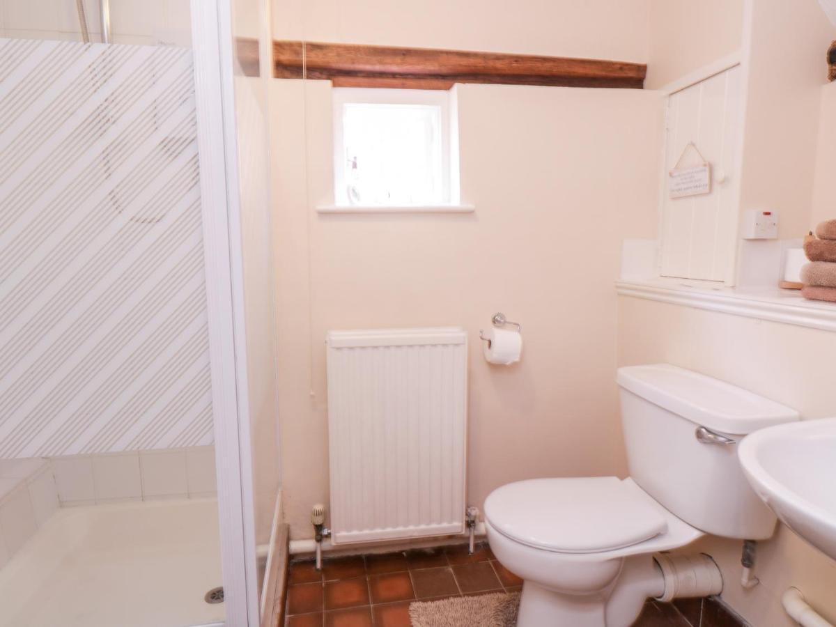 Brew Cottage Chislet Exterior photo